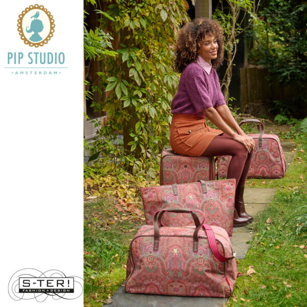W25.15 Pip Studio TOVY WEEKEND BAG MEDIUM JABALI RED 57-22-37 cm - Afbeelding 2